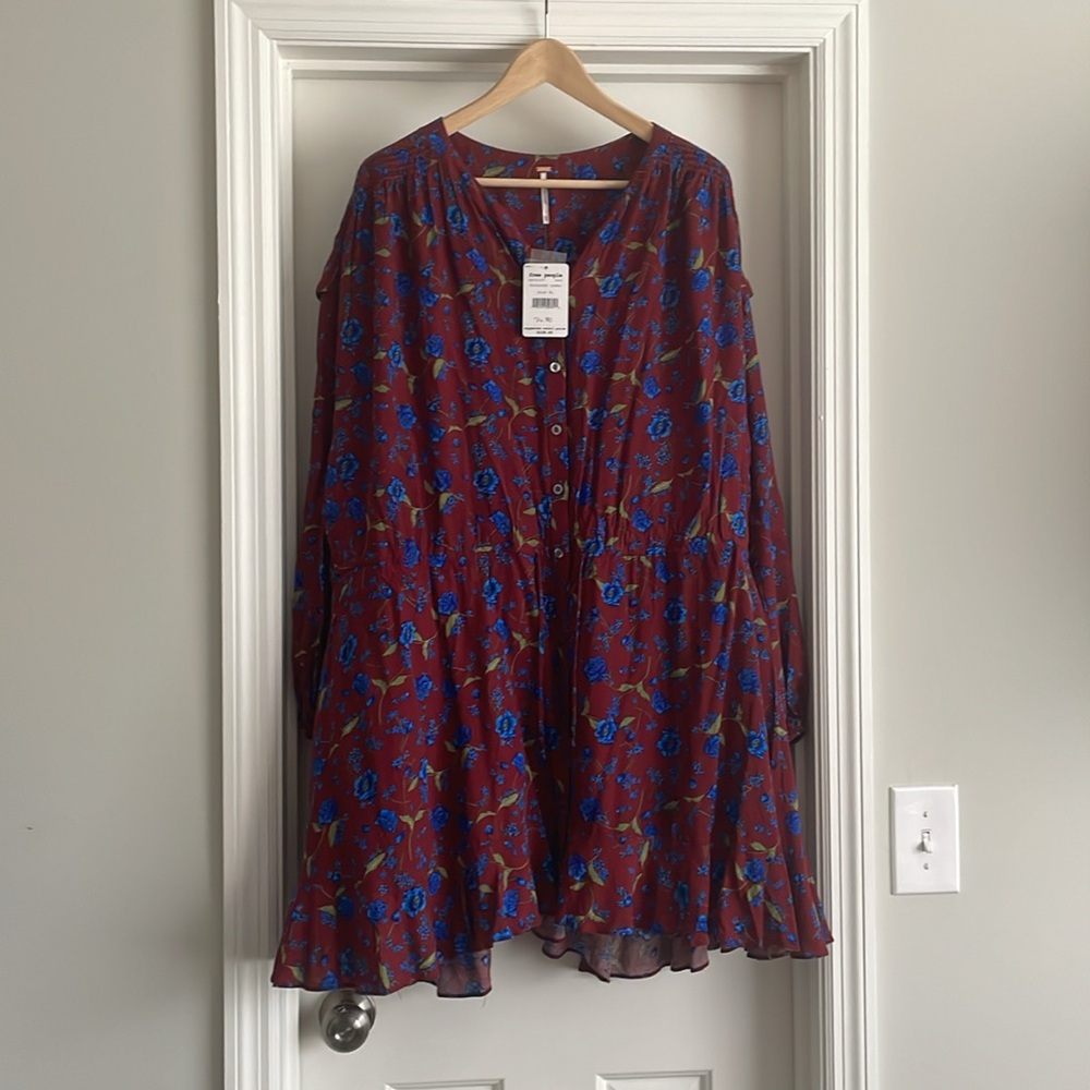 Floral long sleeve Free People minidress. Size XL new with tags.